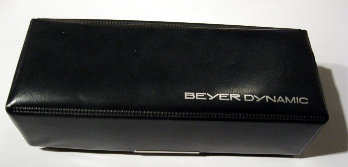 Mikrofon BEYERDYNAMIC M500N - původní koženková etue