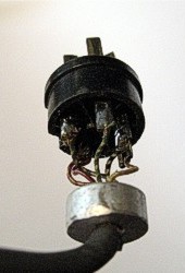 Mikrofon Neumann CMV 571 - pipojovac konektor