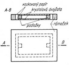 Piezoelektrick� bezmembr�nov� mikrofon s voln� ulo�en�mi m�ni�i