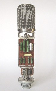 Mikrofon Neumann UM57 rozebran�